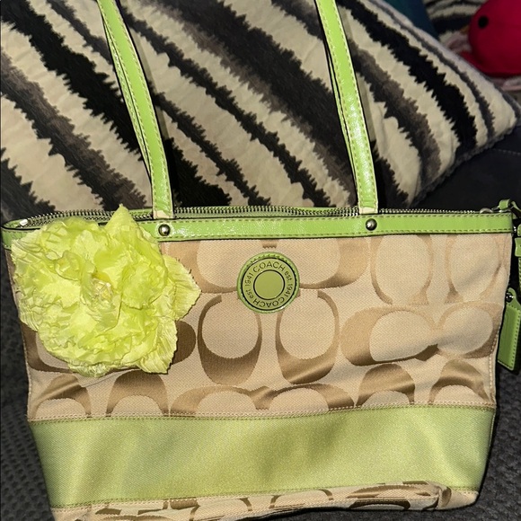 Coach Green and Tan Signature Tote Bag - Picture 13 of 14